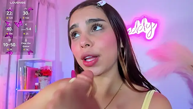 crisbell lopez online show from October 20, 2025, 12:45 am