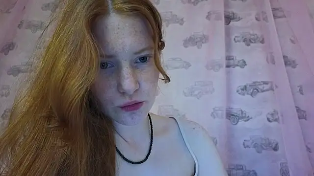 Snapshot of FiaMoor chatting on July 5, 2026, 6:48 pm FiaMoor online show from July 5, 2026, 6:48 pm