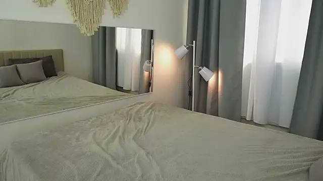 FiaMoor online show from October 4, 2025, 11:12 am