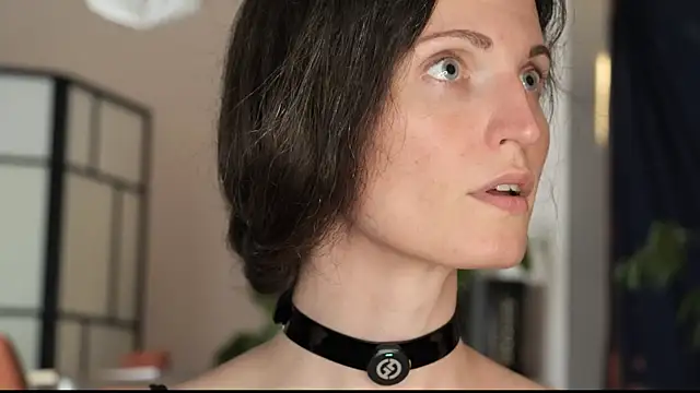 yulladao online show from October 8, 2025, 4:51 pm