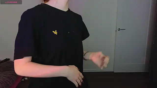 MiaKeler online show from February 8, 2025, 4:14 pm