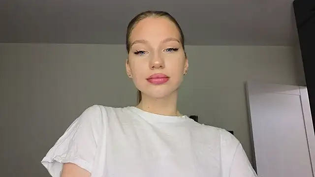 MiaKeler online show from February 20, 2025, 4:58 pm