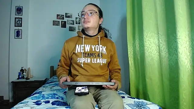 monkeywillwhite online show from November 14, 2025, 5:11 am