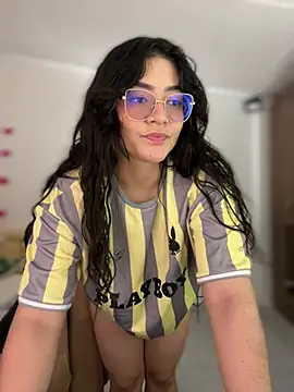 Lia flowers online show from February 11, 2026, 11:15 pm