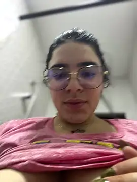 Lia flowers online show from March 14, 2025, 8:10 am