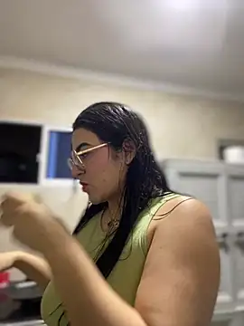 Lia flowers online show from March 8, 2025, 12:00 am