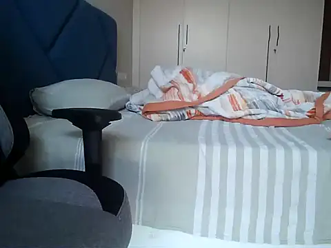 insanefreak69 online show from February 17, 2026, 2:09 am