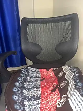 Snapshot of sweetestval chatting on November 18, 2025, 11:02 am sweetestval online show from November 18, 2025, 11:02 am