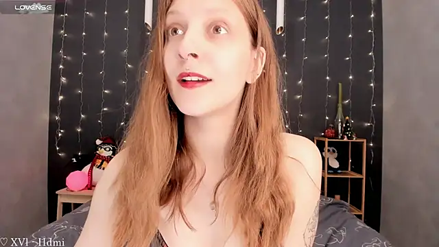 SolarAlice online show from December 12, 2024, 8:53 pm