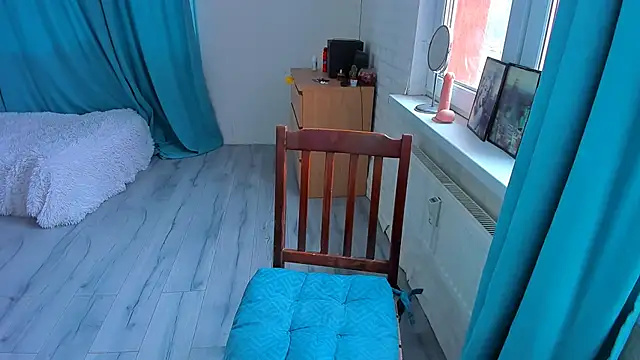 Mia Brackenridge26 online show from March 13, 2025, 8:04 am