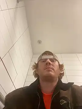 hottestcouplevaa online show from December 3, 2024, 3:48 am