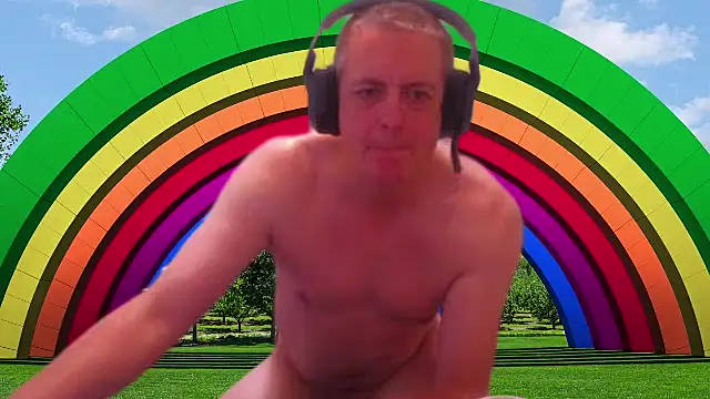 JulioMaximus online show from June 12, 2026, 4:27 pm