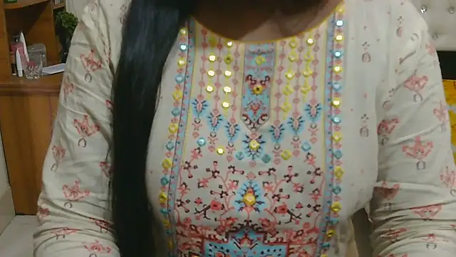 Snapshot of esita_1212 chatting on March 10, 2026, 4:49 am esita 1212 online show from March 10, 2026, 4:49 am