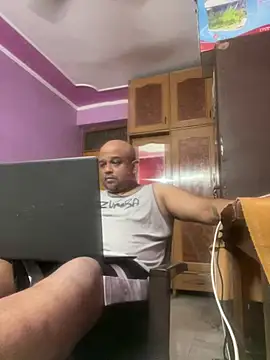 Dick 6inches online show from April 23, 2026, 4:08 am