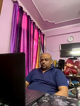 Dick 6inches online show from November 9, 2025, 7:01 am