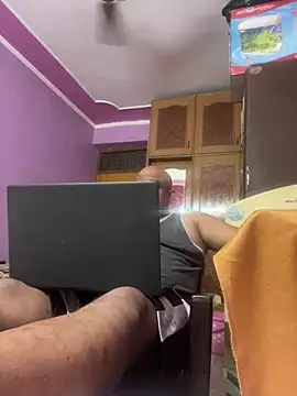 Snapshot of Dick_6inches chatting on June 3, 2026, 4:57 am Dick 6inches online show from June 3, 2026, 4:57 am