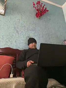 Dick 6inches online show from December 20, 2025, 8:06 am