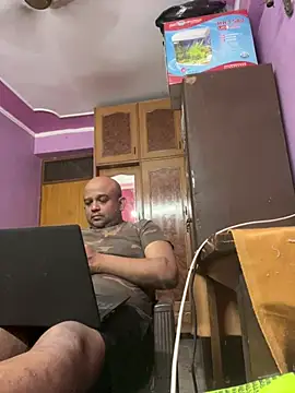 Dick 6inches online show from April 21, 2026, 7:37 am