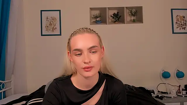 Snapshot of OliviaKisss chatting on April 15, 2026, 7:29 pm OliviaKisss online show from April 15, 2026, 7:29 pm
