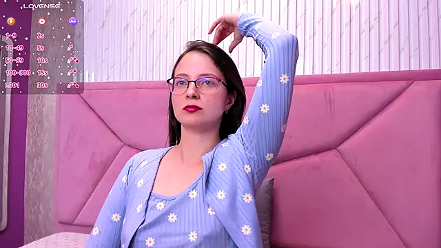 AmbeerWood  online show from September 13, 2025, 3:39 am