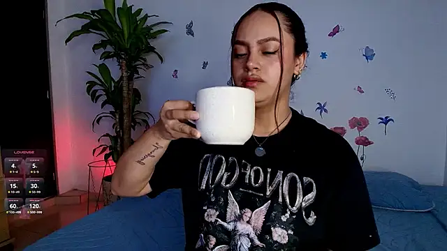 Snapshot of VICTORIABLACK_@xh chatting on March 10, 2026, 7:29 pm VICTORIABLACK xh online show from March 10, 2026, 7:29 pm