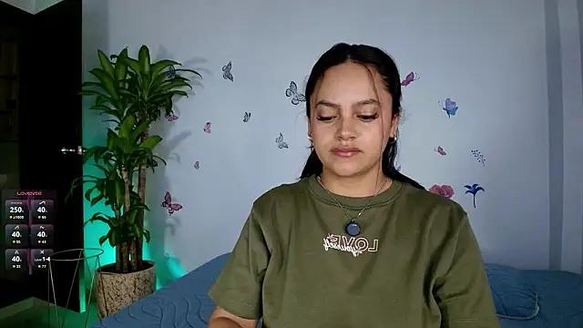 Snapshot of VICTORIABLACK_@xh chatting on February 15, 2026, 8:57 am VICTORIABLACK xh online show from February 15, 2026, 8:57 am