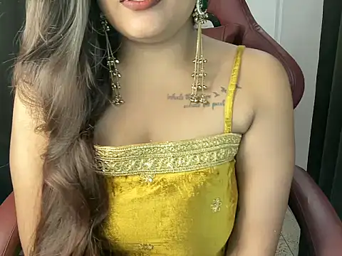shanayaaa 1 online show from May 4, 2026, 7:06 pm