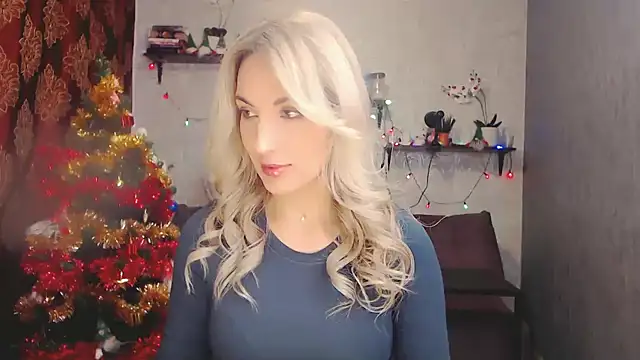 MillaXQueen online show from December 14, 2024, 5:07 am