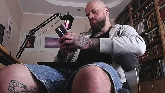 Snapshot of FindomJason chatting on May 11, 2026, 2:18 pm FindomJason online show from May 11, 2026, 2:18 pm