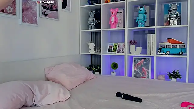 Emilyrighter1 online show from December 13, 2025, 8:04 pm