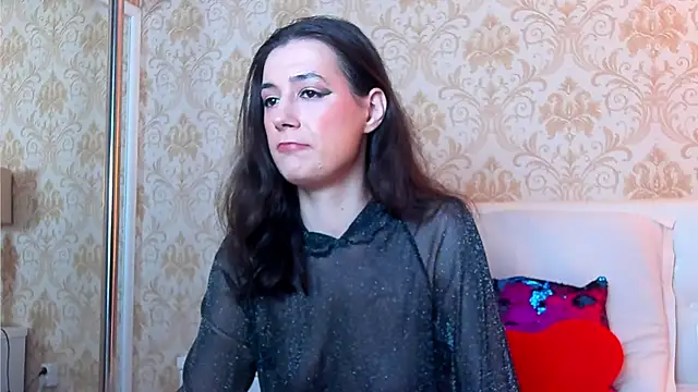 Snapshot of JuliaHunts chatting on July 13, 2026, 10:58 am JuliaHunts online show from July 13, 2026, 10:58 am
