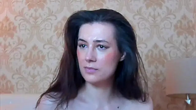 Snapshot of JuliaHunts chatting on June 3, 2026, 10:38 am JuliaHunts online show from June 3, 2026, 10:38 am