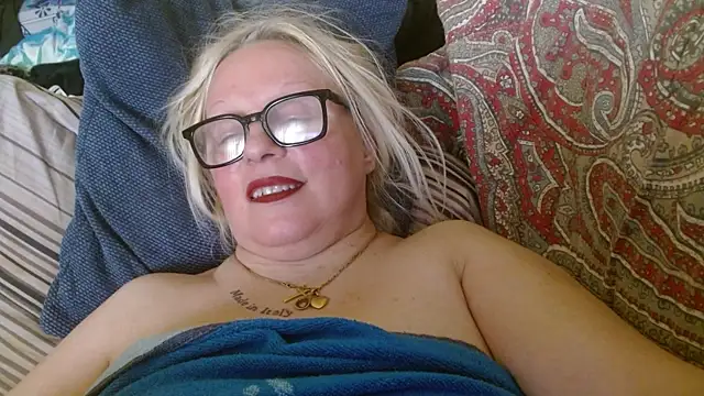 martachatte online show from June 23, 2026, 6:44 am