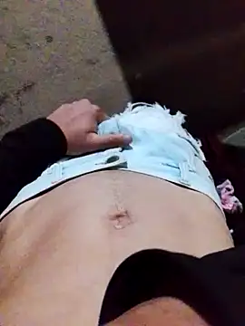 Snapshot of Uriel1615 chatting on October 6, 2025, 6:14 am Uriel1615 online show from October 6, 2025, 6:14 am