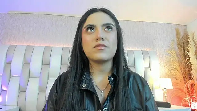 Rebeca jones online show from February 4, 2026, 12:11 pm