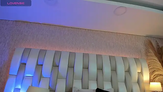 Rebeca jones online show from March 14, 2026, 12:22 pm