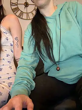 Snapshot of Mia_G0ld chatting on February 14, 2026, 5:57 pm Mia G0ld online show from February 14, 2026, 5:57 pm