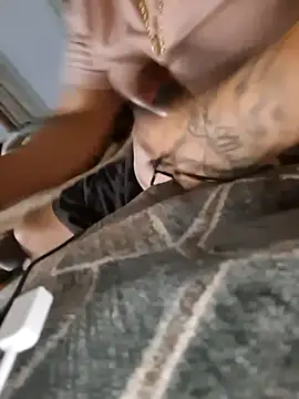 hungpenis210 online show from September 19, 2025, 5:33 am