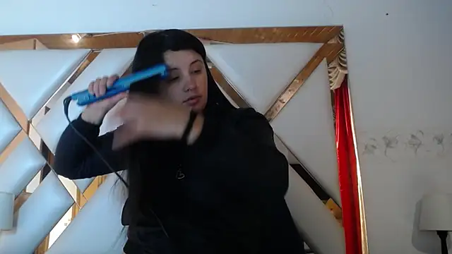 nathaly low1 online show from April 25, 2026, 12:52 pm