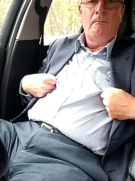 stiffandlubedxh online show from January 13, 2026, 9:08 pm