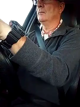 stiffandlubedxh online show from February 5, 2026, 8:15 pm