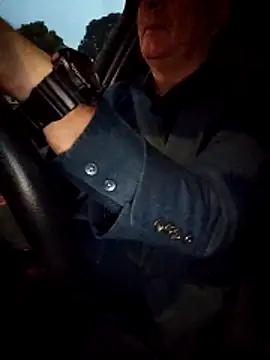 stiffandlubedxh online show from March 18, 2026, 8:10 pm