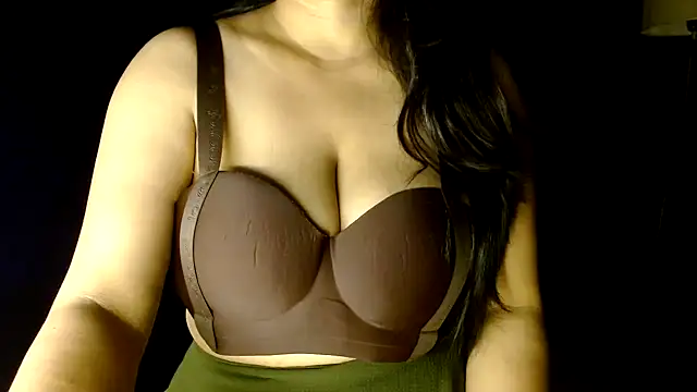 Snapshot of janifer001 chatting on March 23, 2026, 5:18 am janifer001 online show from March 23, 2026, 5:18 am