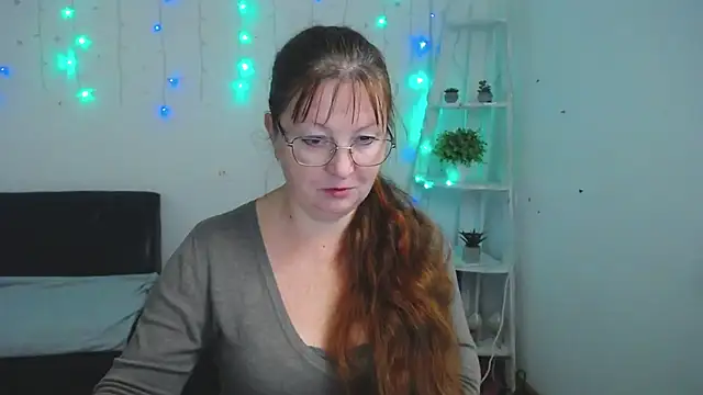 VanessaHotts online show from November 7, 2025, 6:07 am