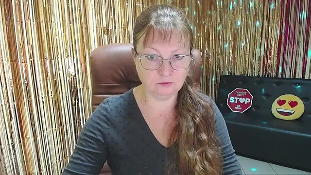 VanessaHotts online show from September 17, 2025, 5:09 am