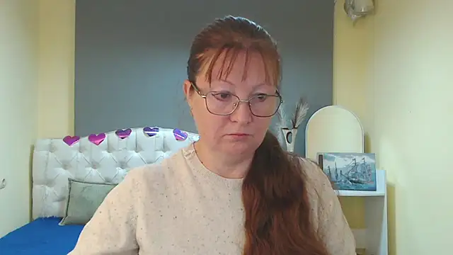 VanessaHotts online show from October 8, 2025, 5:09 am