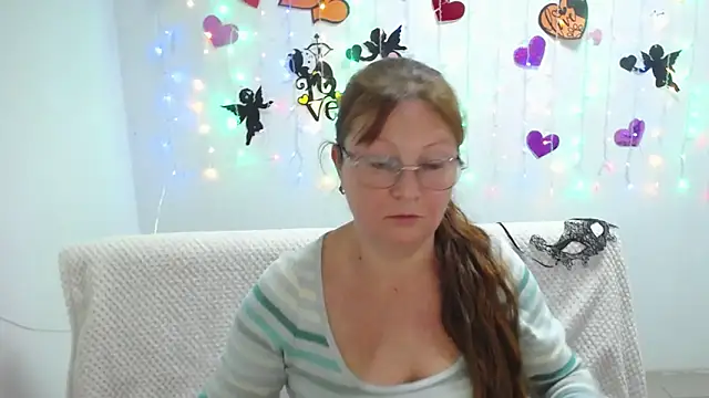 VanessaHotts online show from March 3, 2025, 3:22 pm