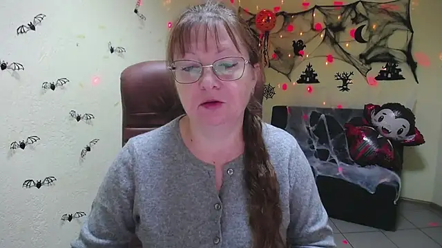 VanessaHotts online show from October 20, 2025, 5:09 am