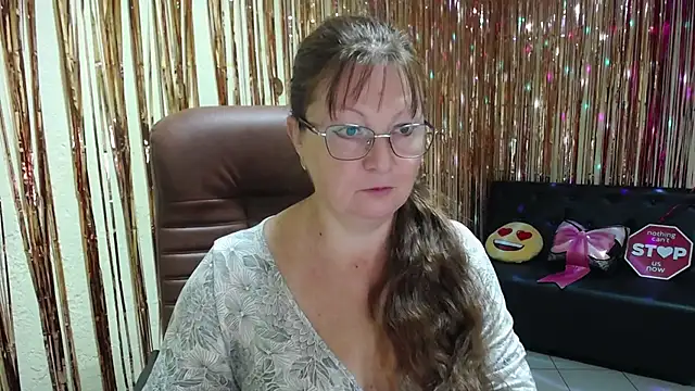 VanessaHotts online show from September 11, 2025, 5:07 am