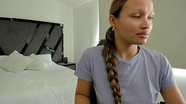 AnnieAndStefan online show from July 24, 2026, 2:02 pm